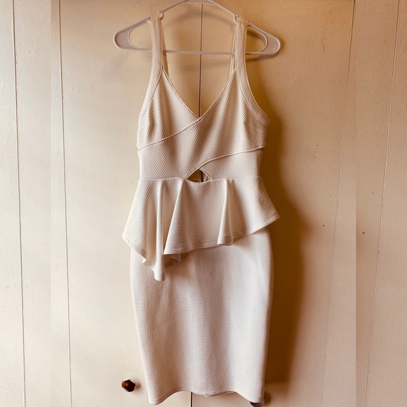 Cute stylish dress 👗 - Picture 1 of 10